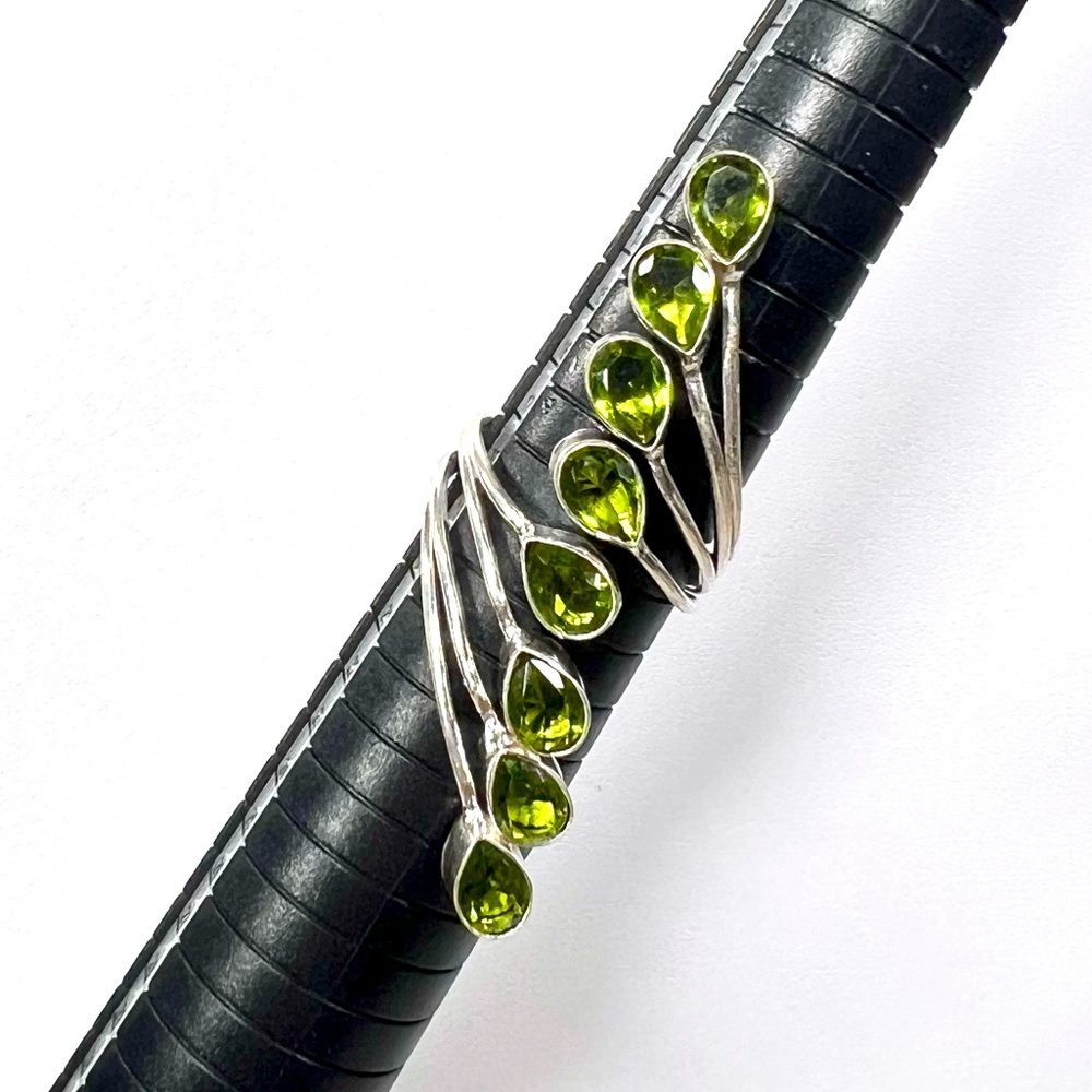 Elegant Peridot Elongated 925 Synthetic Ring size 9